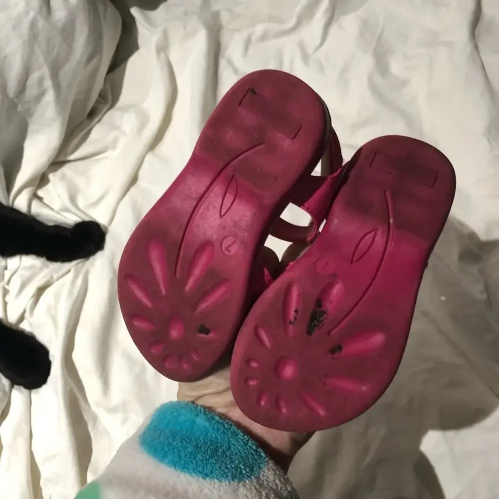 Gymboree 7 hot pink strawberry sandal worn once